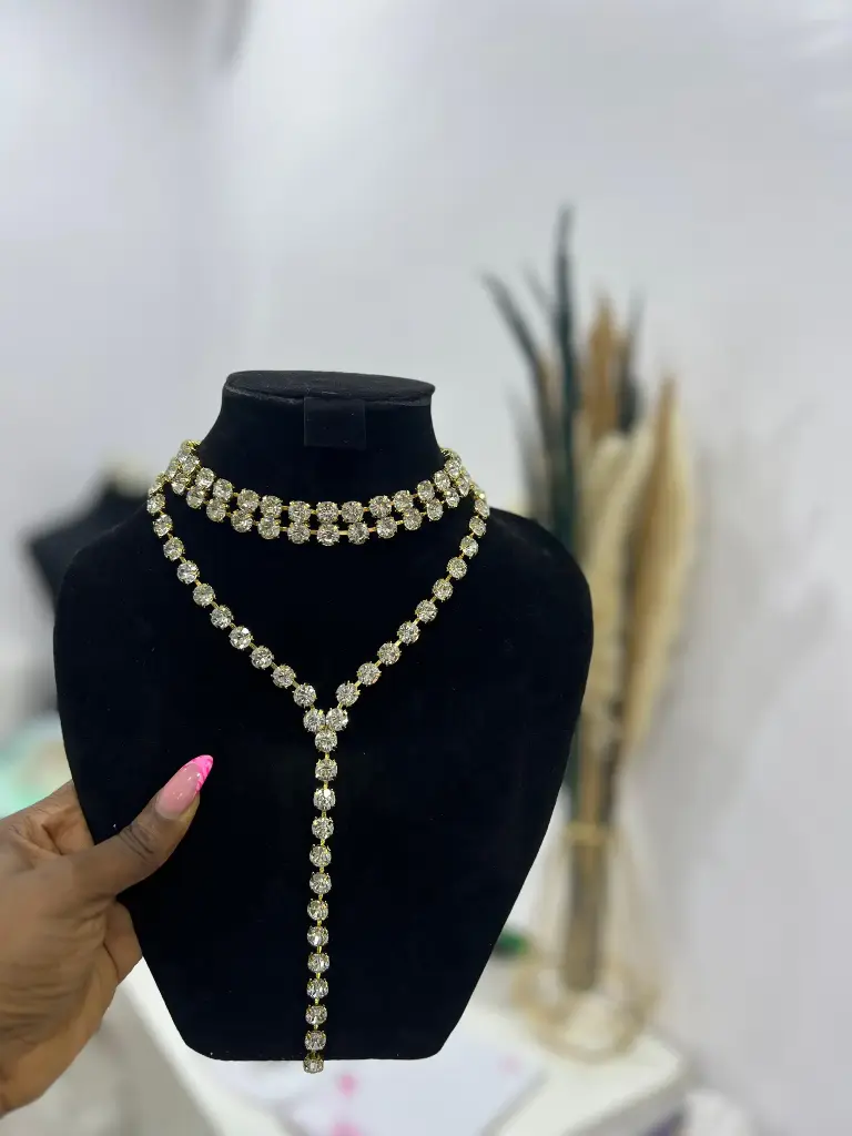 ROSY NECKLACE  (Gold)