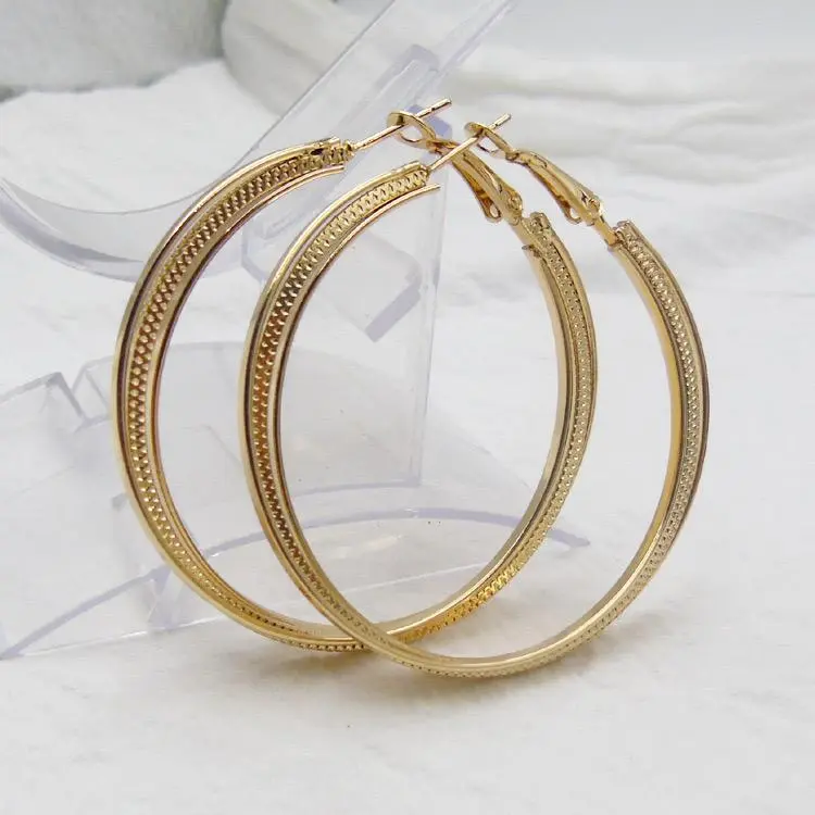 HOOP EARRINGS  (Gold)