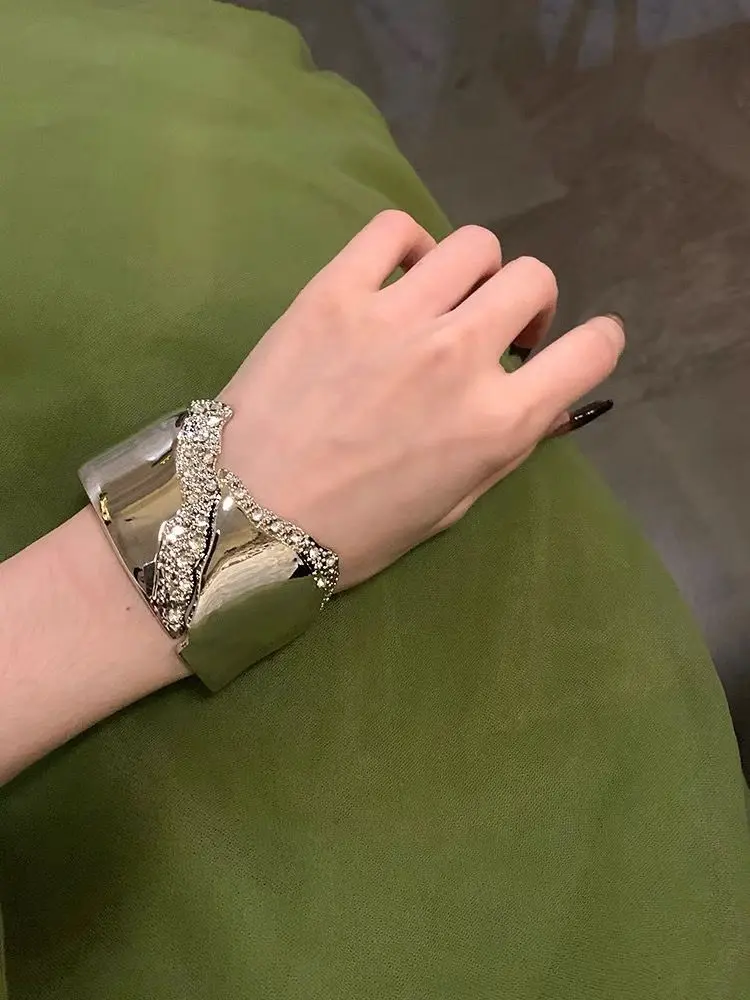 CLASSIC BRACELET 