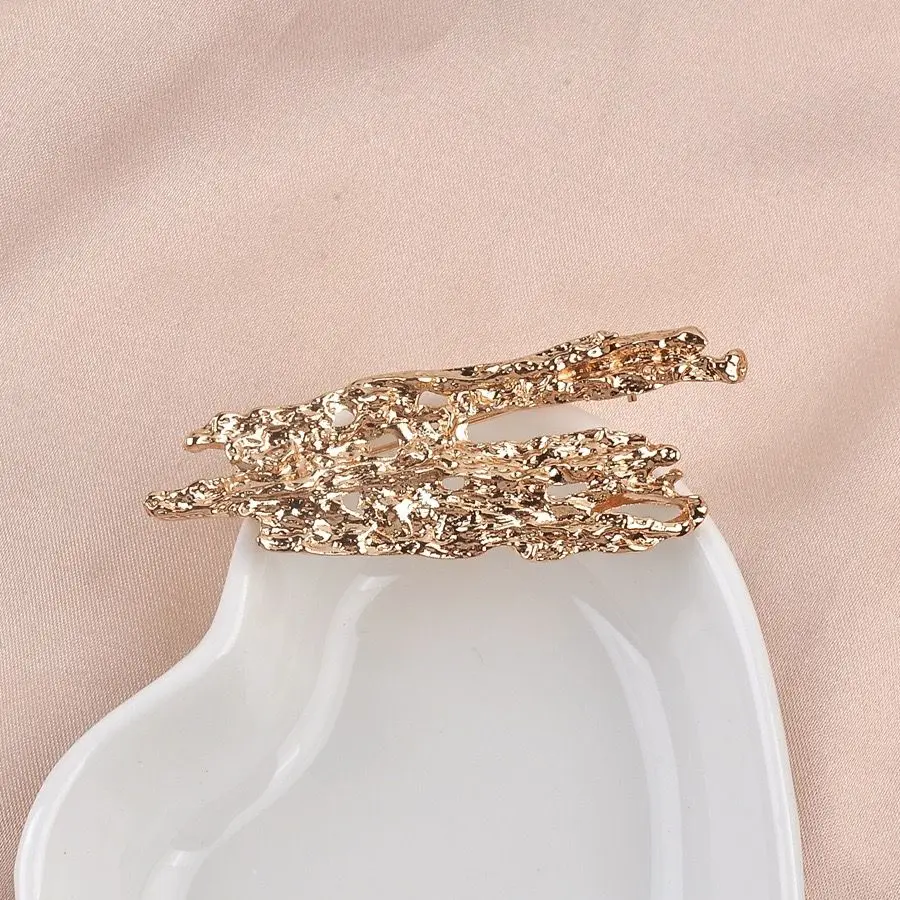 LAVA BROOCH 