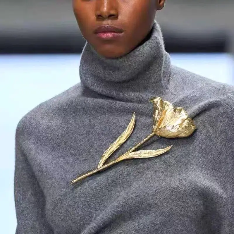 BOLD ROSE BROOCH 