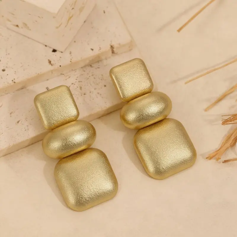 TRI EARRINGS 