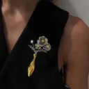 VASE BROOCH