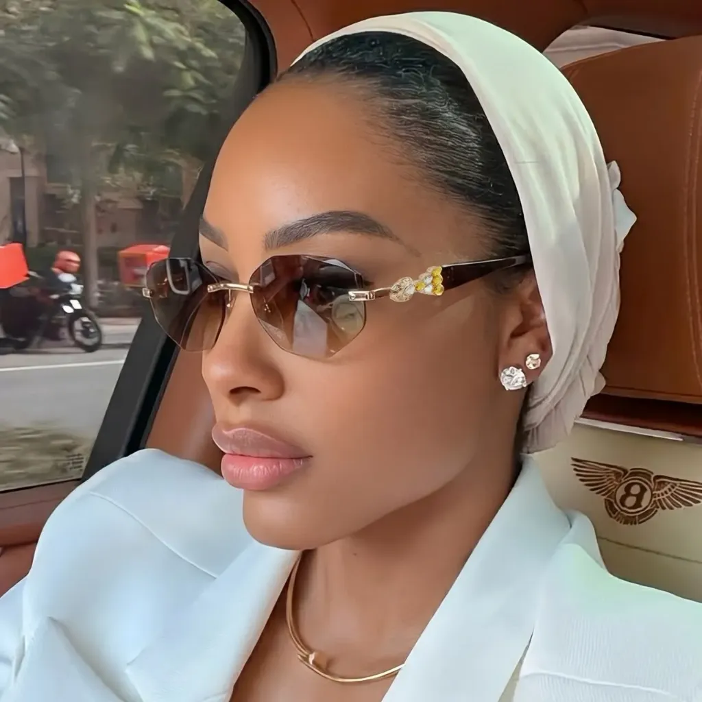 SCARLET SUNGLASSES