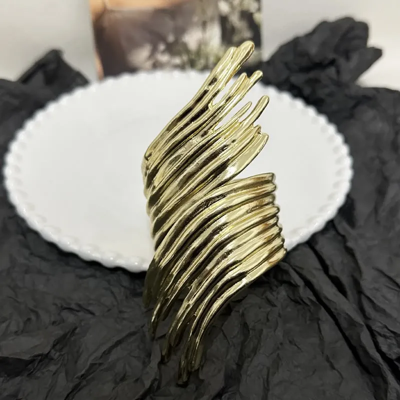 SPRING BANGLE