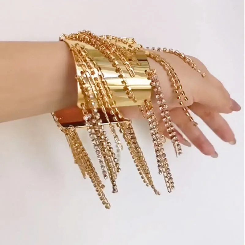 METAL TASSEL BANGLE