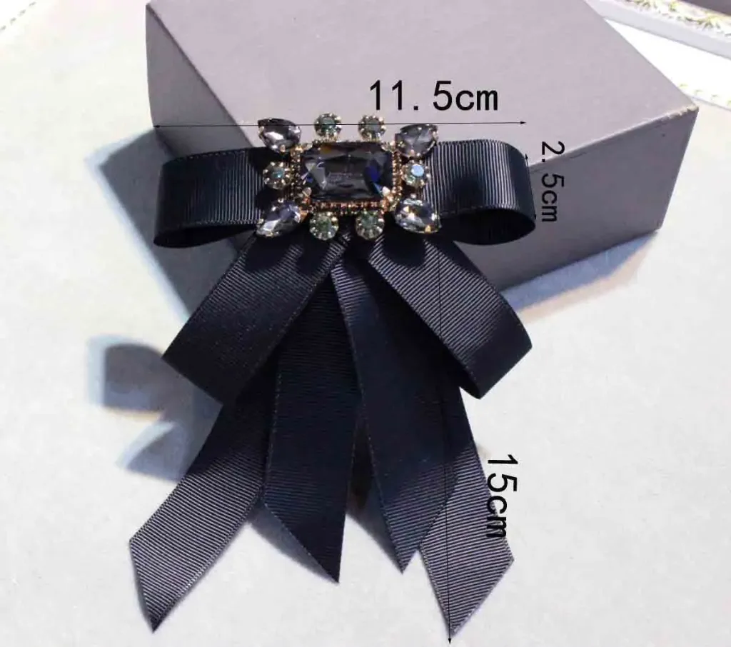 DAISY BOW TIE