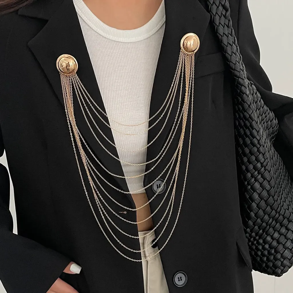 LAYERED BROOCH
