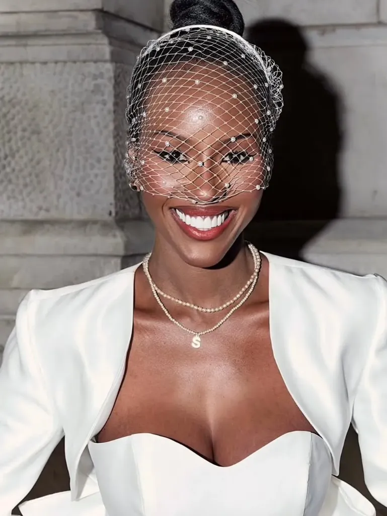 PEARL MESH FASCINATOR