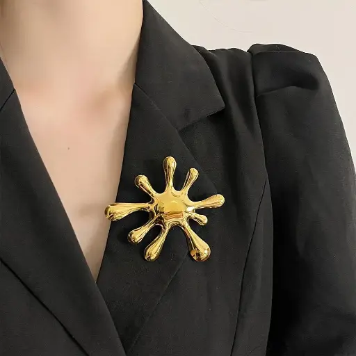 STAR BROOCH