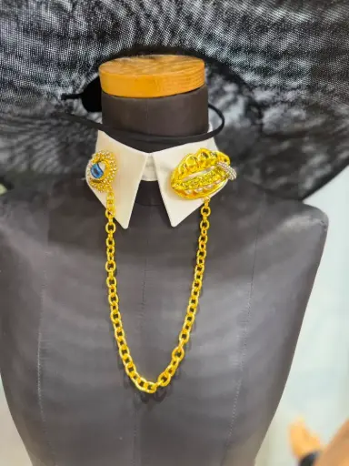 ELSA COLLAR BROOCH 