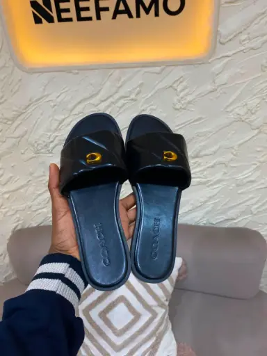 COACH SLIPPERS (BLACK)