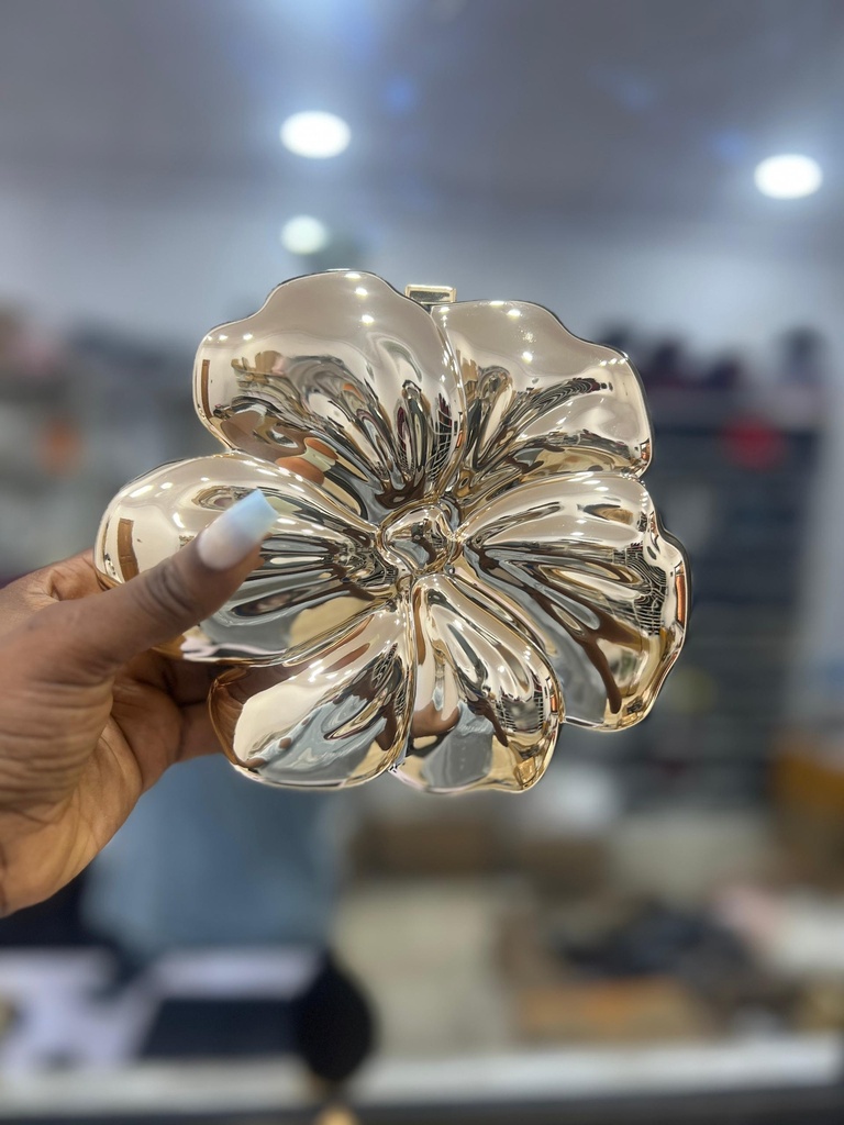 FLOWER SHAPED PURSE