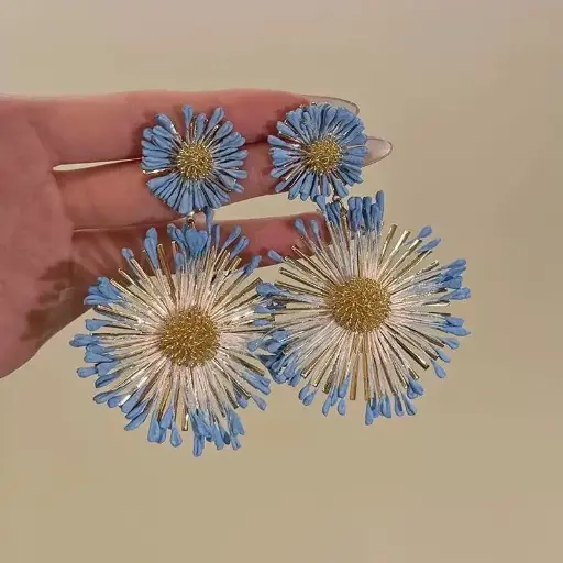 B PETAL EARRINGS 
